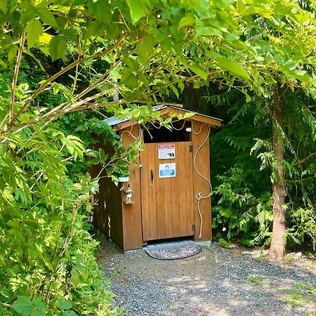 So Damn Lucky Glamping Hotel Ucluelet Exterior foto