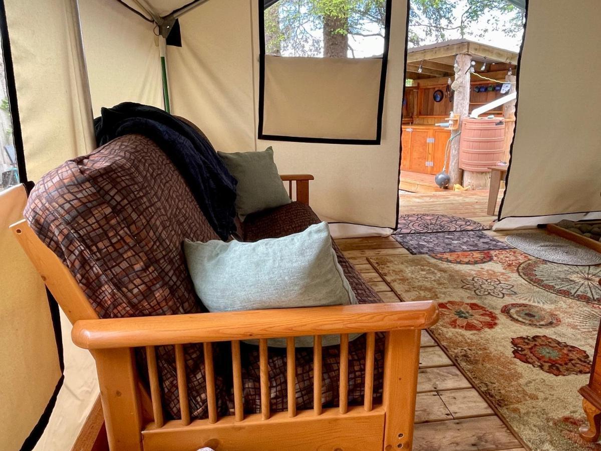 So Damn Lucky Glamping Hotel Ucluelet Exterior foto