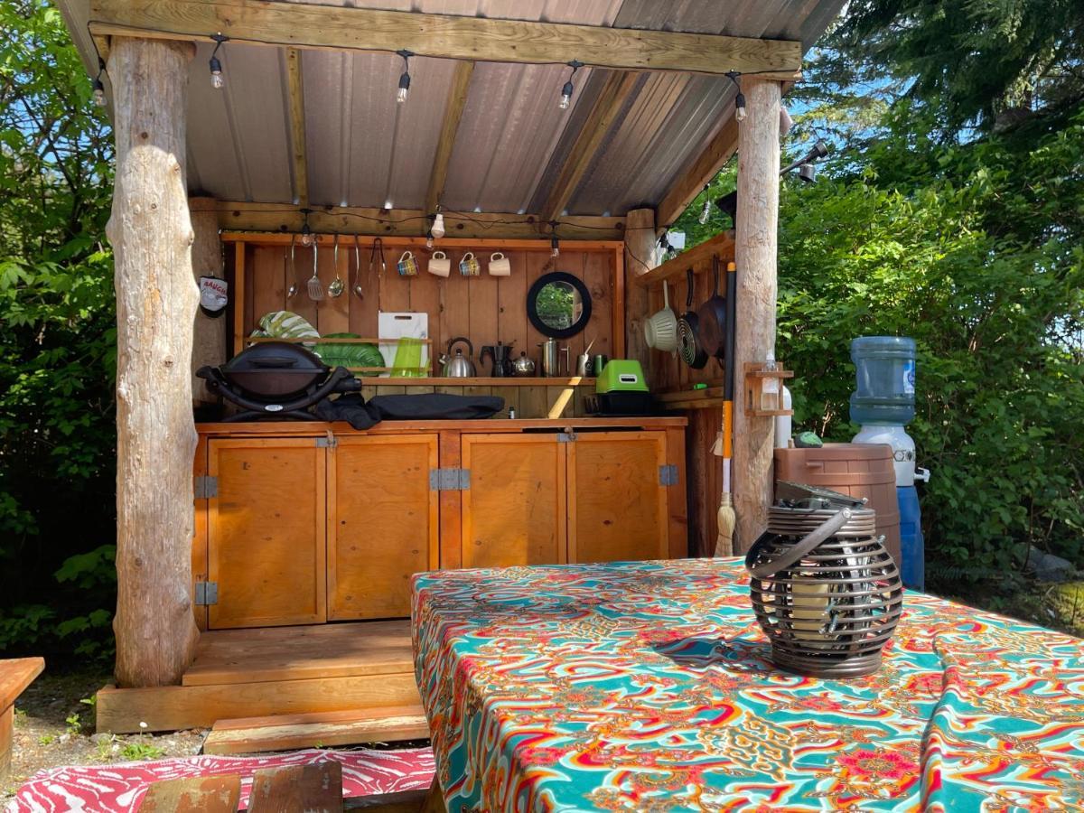 So Damn Lucky Glamping Hotel Ucluelet Exterior foto