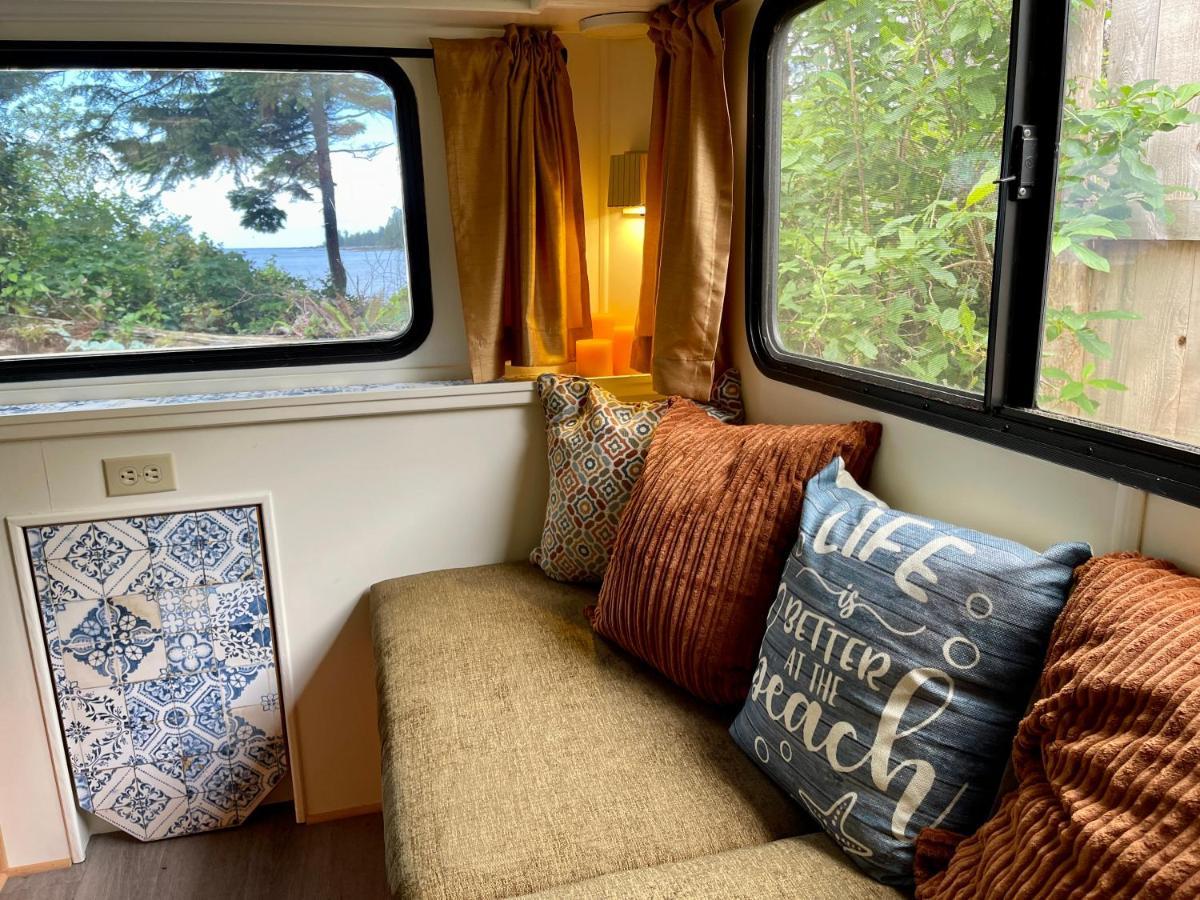 So Damn Lucky Glamping Hotel Ucluelet Exterior foto