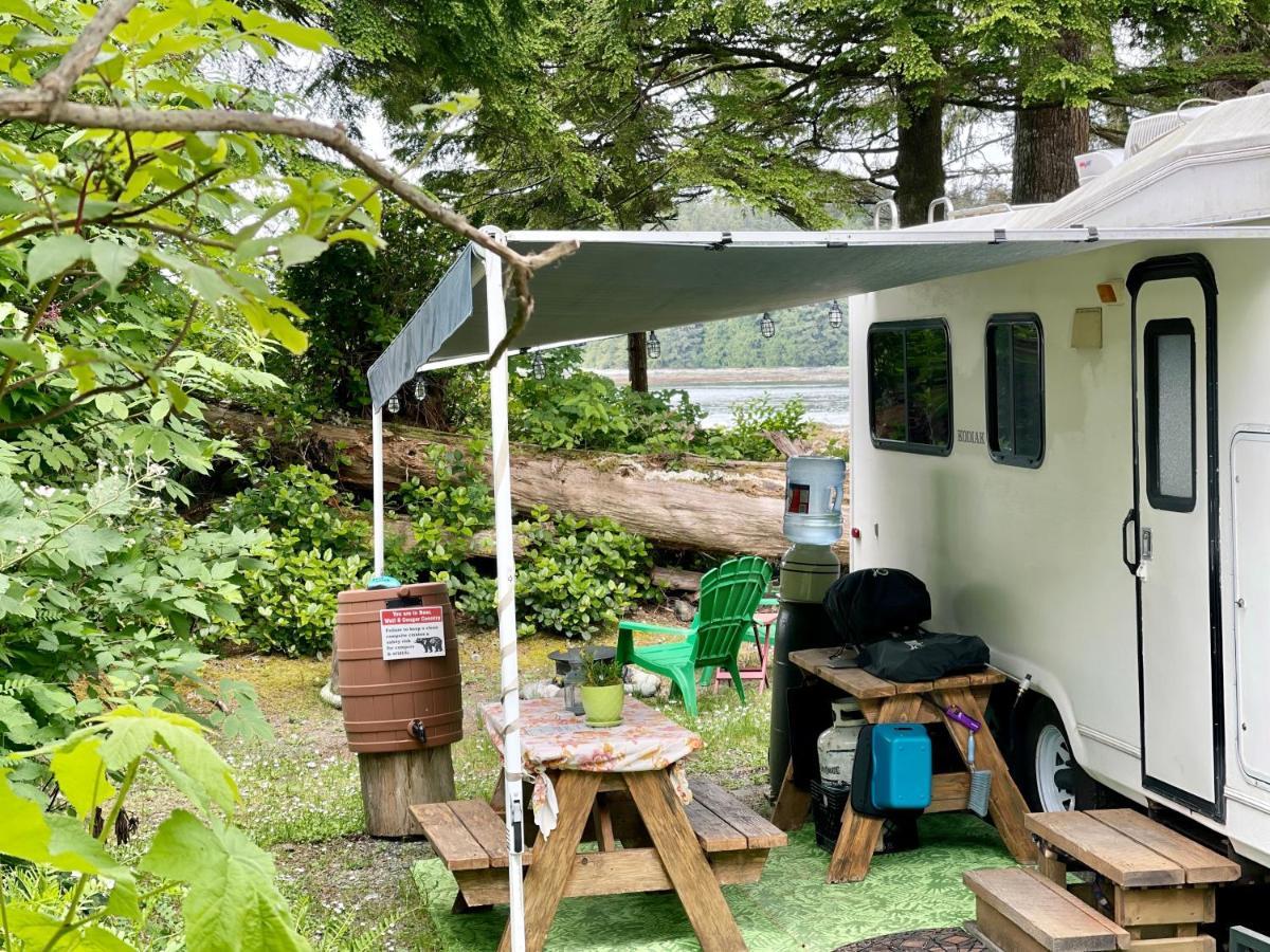 So Damn Lucky Glamping Hotel Ucluelet Exterior foto
