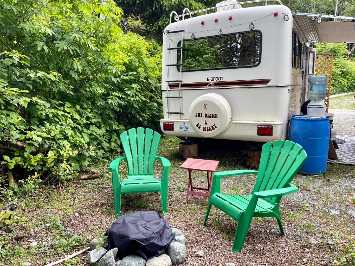 So Damn Lucky Glamping Hotel Ucluelet Exterior foto