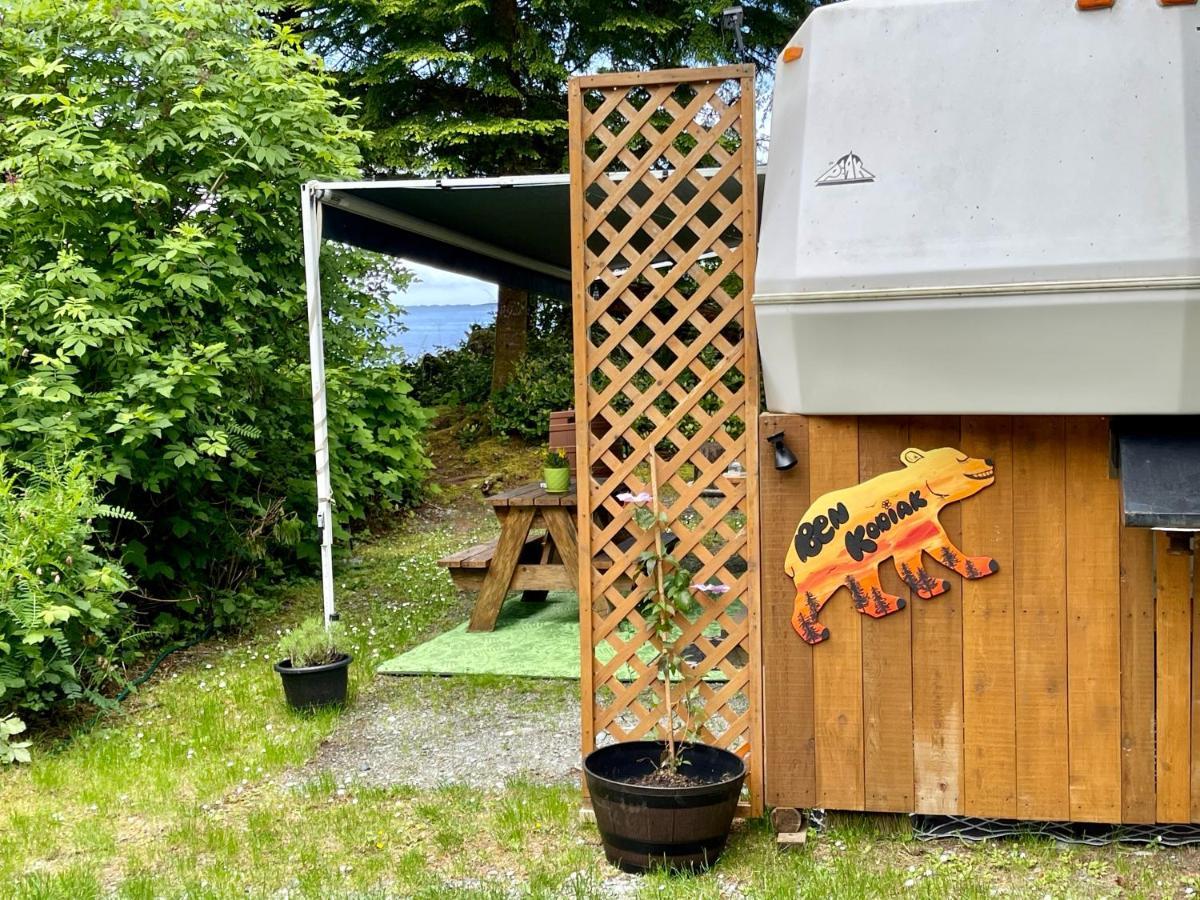 So Damn Lucky Glamping Hotel Ucluelet Exterior foto