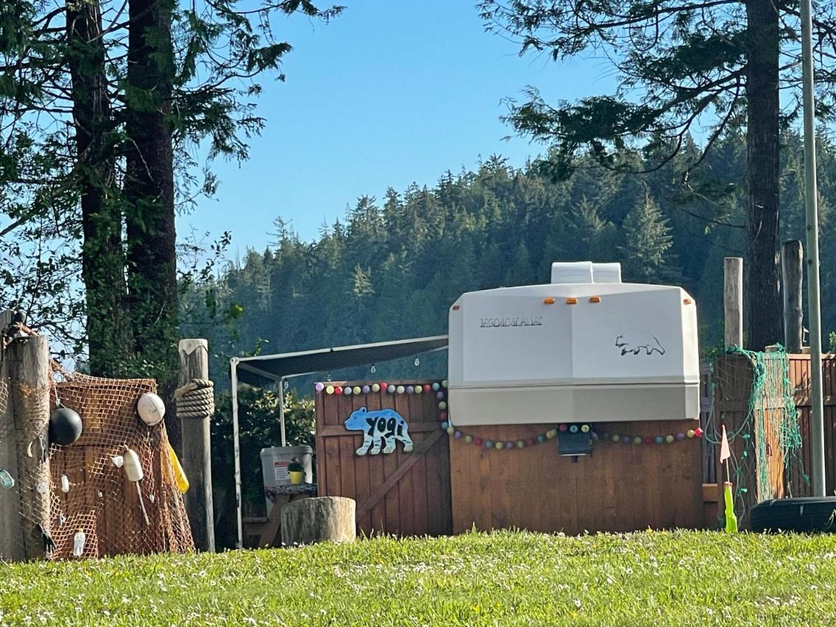 So Damn Lucky Glamping Hotel Ucluelet Exterior foto