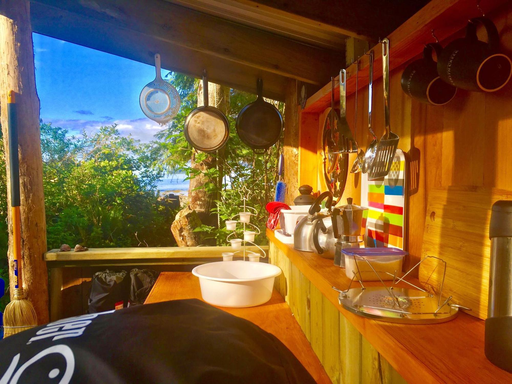 So Damn Lucky Glamping Hotel Ucluelet Exterior foto