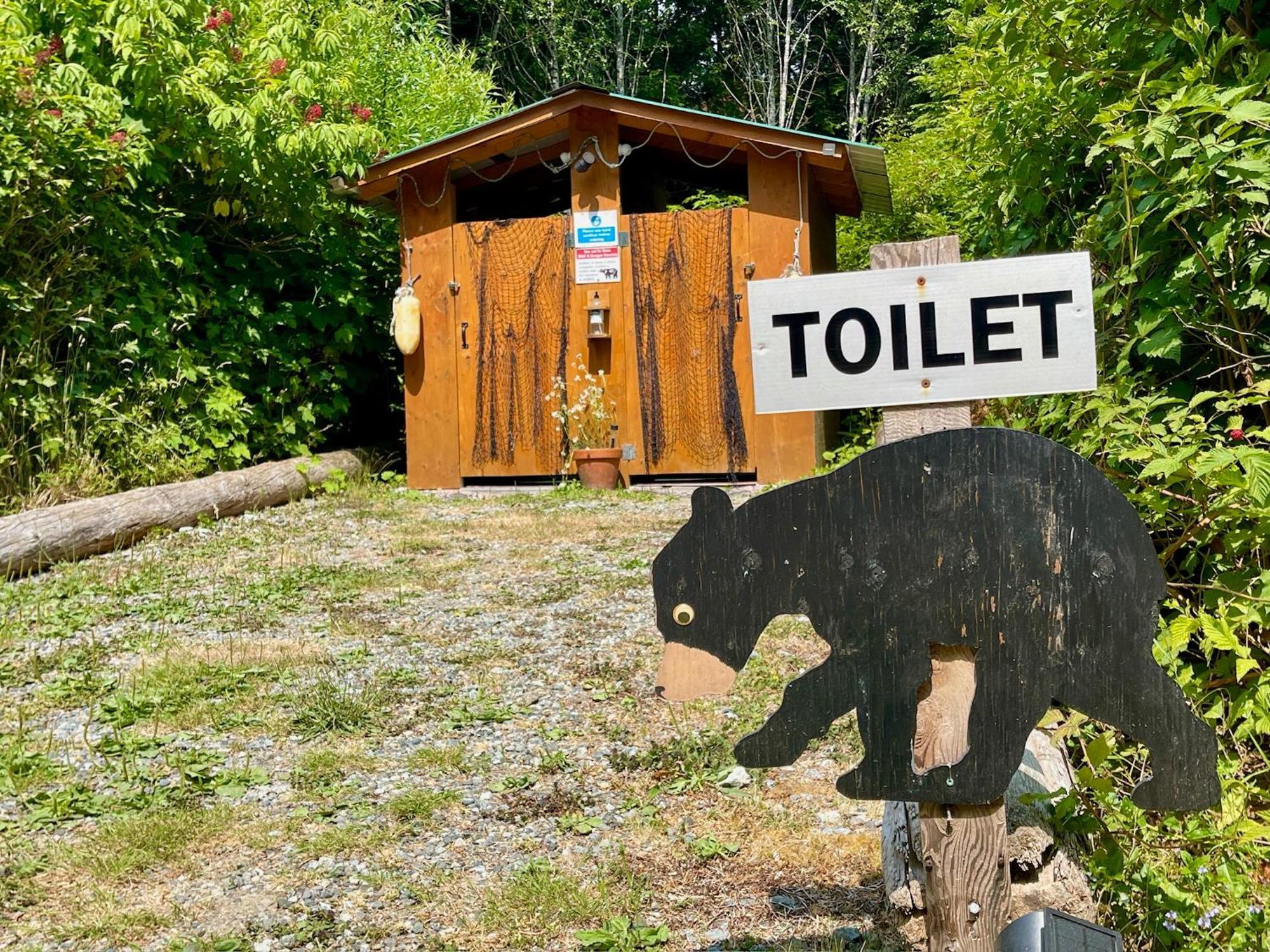 So Damn Lucky Glamping Hotel Ucluelet Exterior foto